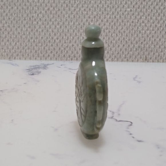 Antique Carved Stone Snuff Bottle - Picture 4 of 8